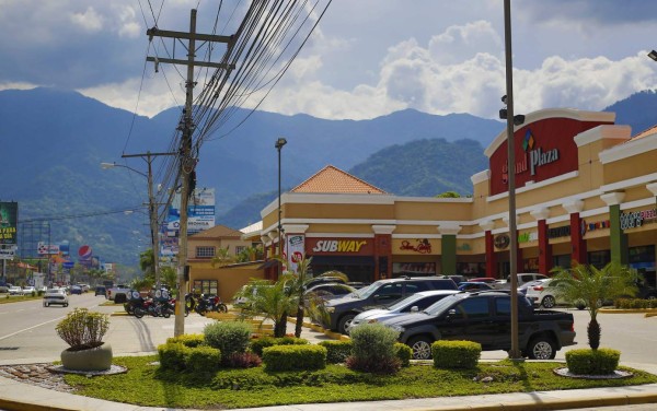 Inversionistas optan por plazas comerciales en San Pedro Sula