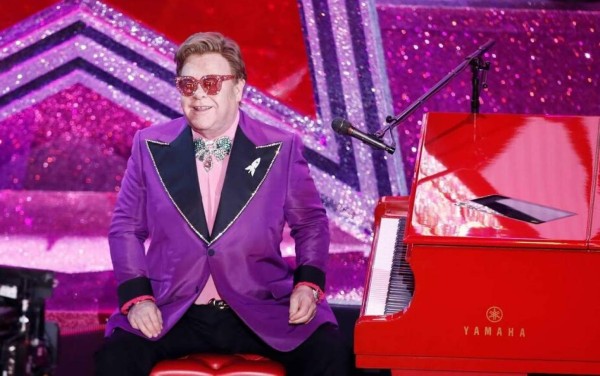 FOTOS: Mattel crea una Barbie en honor a Elton John  