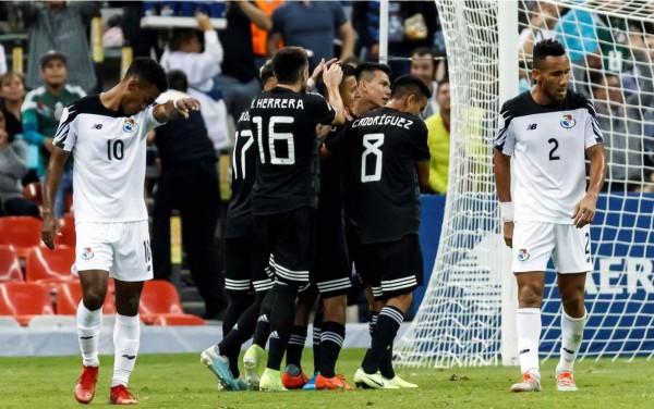 México venció a Panamá en el estadio Azteca en la Liga de Naciones de la Concacaf. Foto EFE