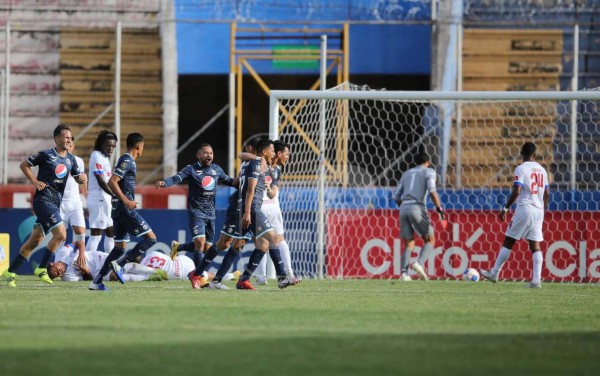 Error de Menjívar: El gol de Óscar García que le daba el empate al Motagua ante Olimpia