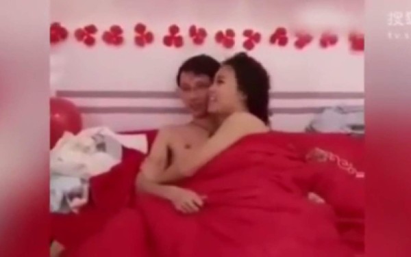 La insólita moda en las bodas en China: parejas tienen sexo frente a invitados
