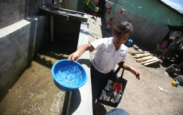 Una vez por semana recibirán agua barrios y colonias en Tegucigalpa