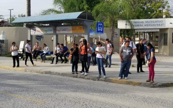 Paro de buses y taxis en Honduras, policías garantizan seguridad