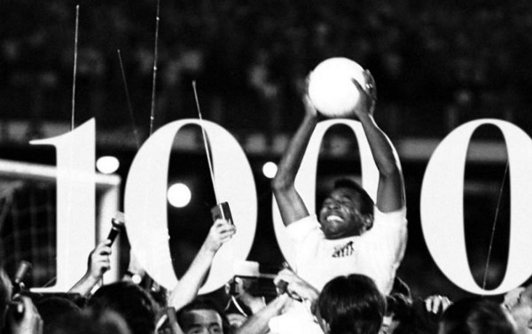 Pelé entró en los libros de la historia del fútbol con su gol mil.