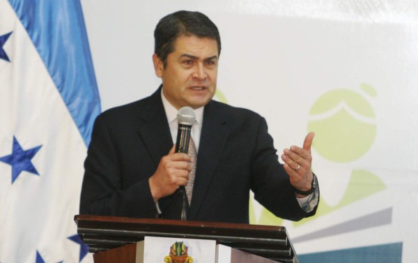 Juan Orlando Hernández anuncia que se retrasa la Maccih