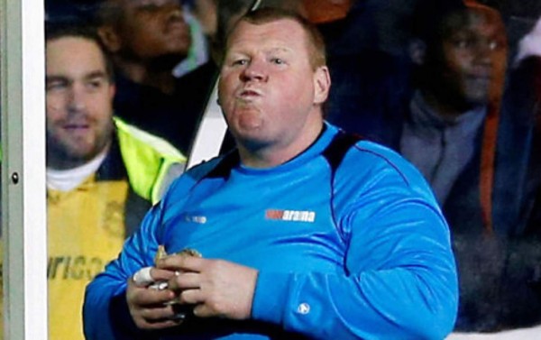 El terrible presente de Wayne Shaw, el portero más gordo del mundo