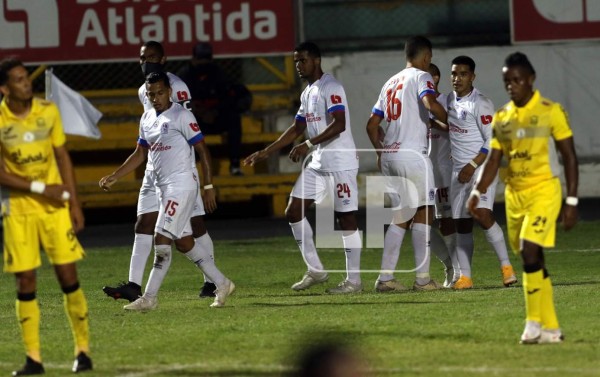 El Olimpia derrotó al Real España con un gol de Michaell Chirinos. Foto Alex Pérez