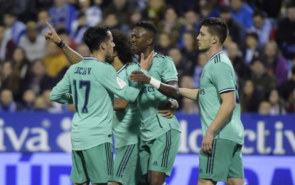 Real Madrid golea al Zaragoza y sella su pase a cuartos de final de Copa del Rey