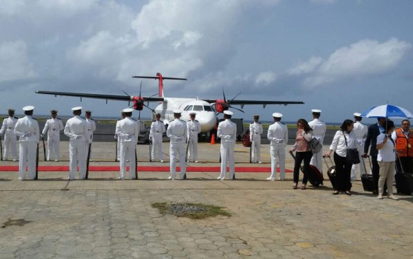 Comienzan a llegar presidentes a cumbre del Sica en Roatán