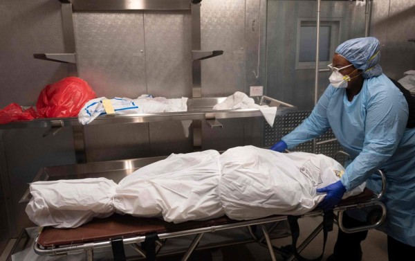 Nueva York investigará muerte de pacientes con coronavirus en hoteles