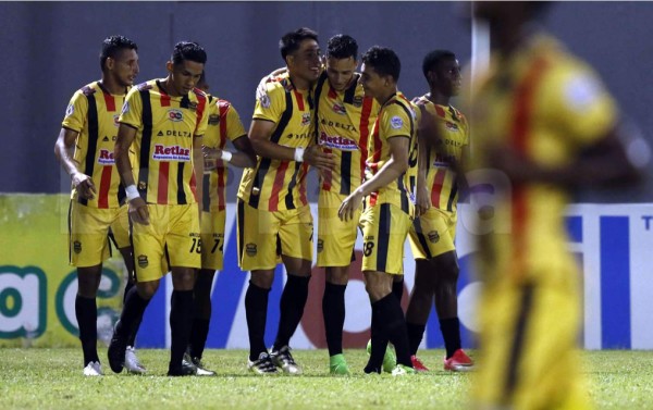 Real España derrota al Juticalpa FC y sigue firme en la cima de Honduras