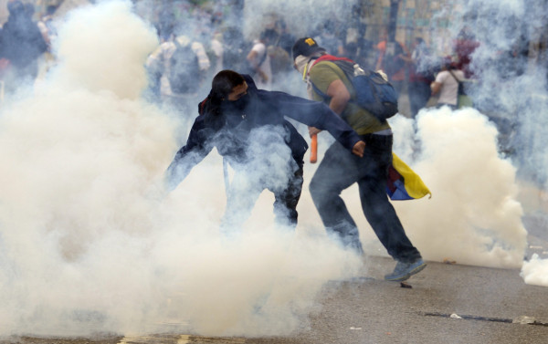 Oposición protesta contra violaciones a DDHH en Venezuela