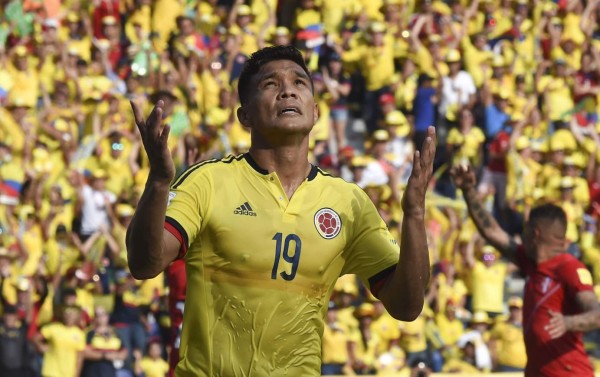 Colombia debuta con un laborioso triunfo sobre Perú