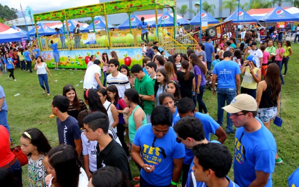 Fundación Ruth Paz celebra con éxito el Festival del Niño 2014