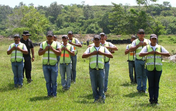 Entrenan a 100 policías que saldrán a las calles de San Pedro Sula