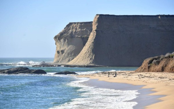 Los ricos buscan privatizar las playas de California