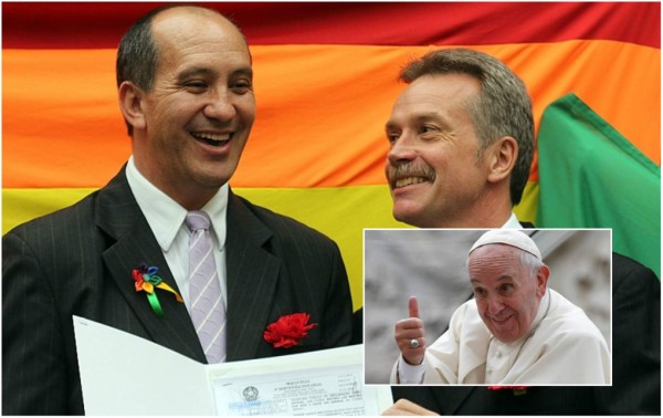 Papa Francisco felicita a pareja gay en Brasil por bautismo de hijos  