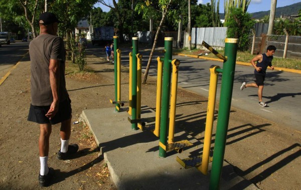 Caminantes denuncian descuido e inseguridad en bulevares