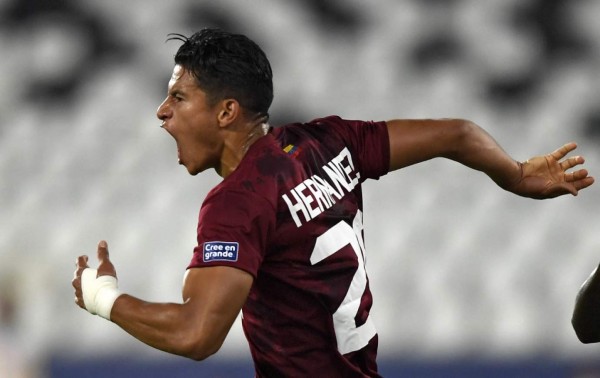 Venezuela's Ronald Hernandez celebrates after scoring against Ecuador during their Conmebol Copa America 2021 football tournament group phase match at the Nilton Santos Stadium in Rio de Janeiro, Brazil, on June 20, 2021. (Photo by MAURO PIMENTEL / AFP)