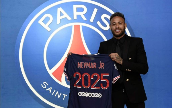 ¡Fin a los rumores! Neymar renueva con el PSG hasta 2025