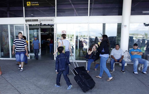 Aumenta salida de viajeros por el Villeda Morales
