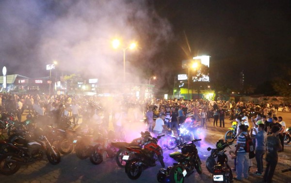 Motociclistas se roban el show en evento benéfico