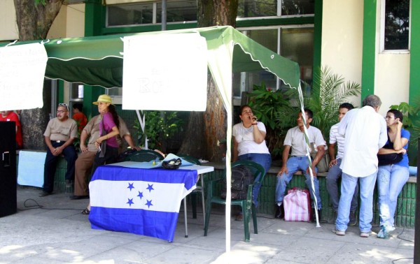 Pacientes protestan por crisis en el Seguro Social