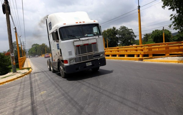 Por cambio de tubería se hunde pavimento en la avenida Júnior