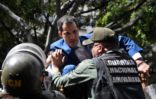 EEUU advierte a Maduro que tomará represalias si Guaidó es arrestado