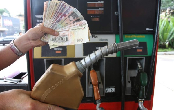 Se viene nueva alza a los combustibles en Honduras