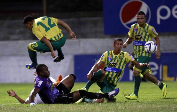 Un Platense liderado por 'Rambo' remonta y vapulea al Parrillas One