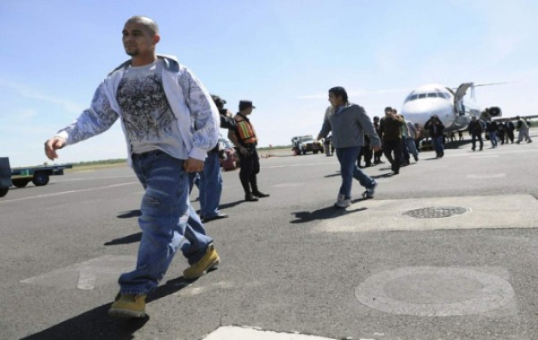 Baja número de inmigrantes deportados de Estados Unidos