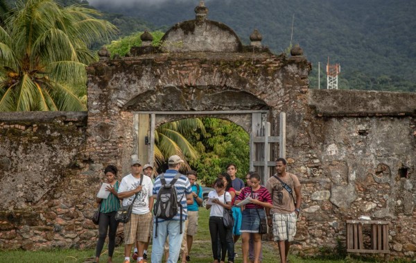 Ruta del Delfín en el Caribe hondureño