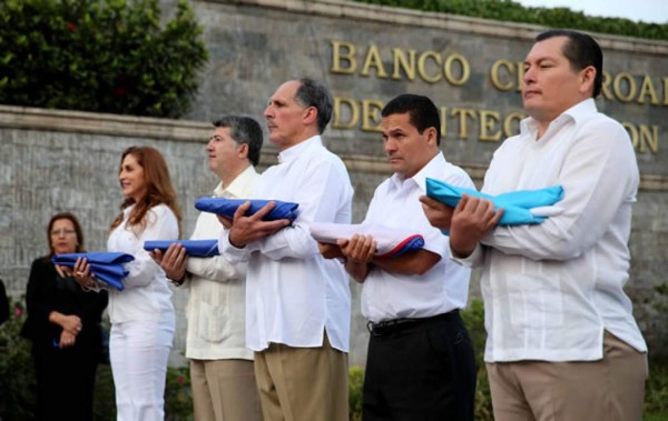 Hondureños viven una gran fiesta patriótica en su 193 aniversario