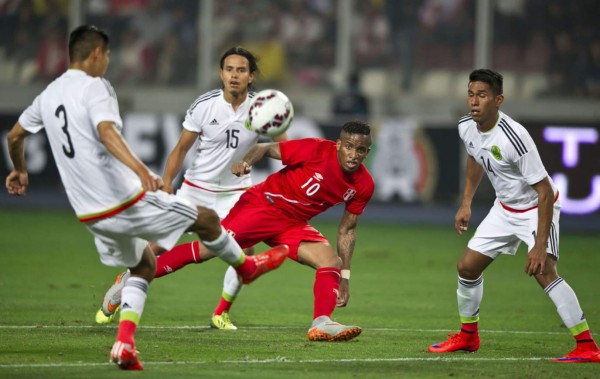 México iguala con Perú en partido amistoso