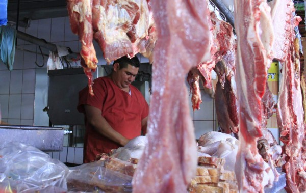 Precios de la carne y pollo siguen estables en mercados