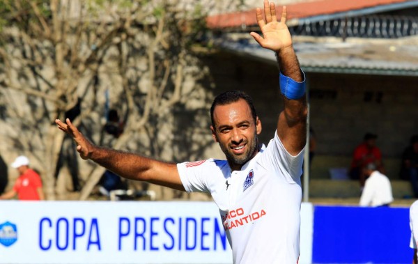 Fabio de Souza regresó a las canchas con el Olimpia tras superar la trombosis