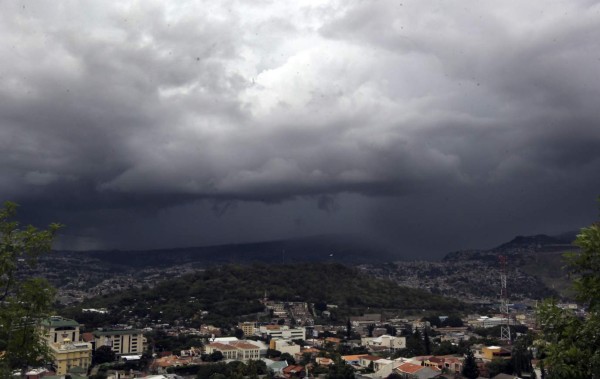 Pronostican lluvias en Olancho, El Paraíso y Colón