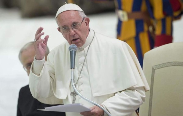 Papa lamenta el tiroteo en Las Vegas y dice que es una 'tragedia sin sentido'