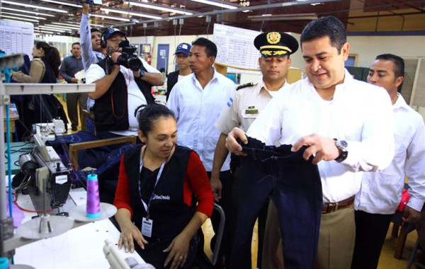 Presidente hondureño lanza programa que pretende generar 100.000 empleos