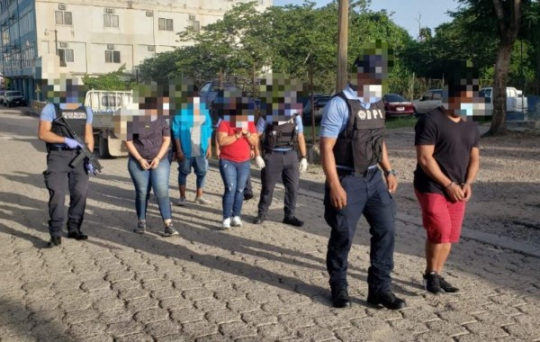 Honduras detiene a 10 cubanos y a cinco presuntos traficantes de personas