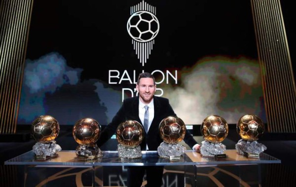 FC Barcelona expone el sexto Balón de Oro de Messi en el Museo del Club
