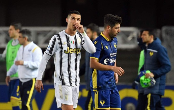 La Juventus, pese al gol de Cristiano Ronaldo, cedió un empate en el campo del Hellas Verona. Foto AFP