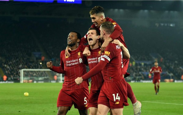 El Liverpool sumó otra victoria, esta vez por goleada sobre el Leicester. Foto AFP