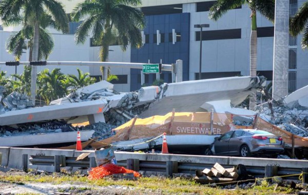 Puente peatonal que se desplomó en Miami tenía grandes grietas