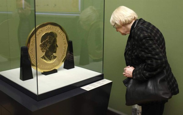 Roban una moneda de oro de un millón de dólares en Alemania