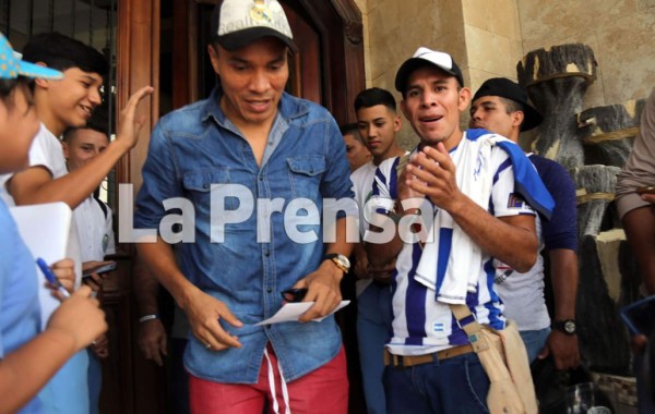 'Rambo' de León llega al hotel de la Selección de Honduras