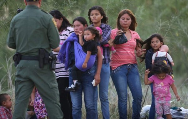 EUA planea separar a niños migrantes de sus madres al cruzar frontera