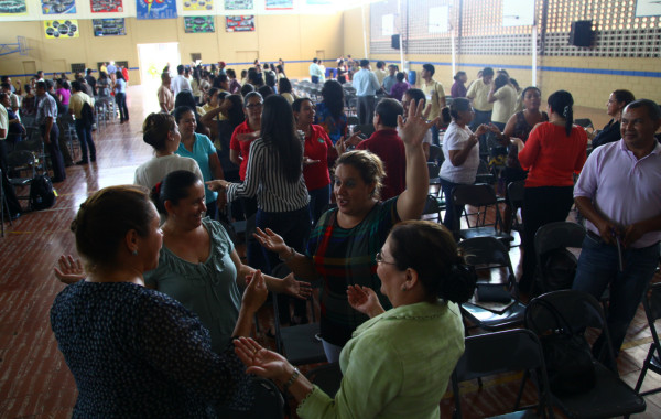 Programa de alfabetización en Honduras continuará hasta 2015