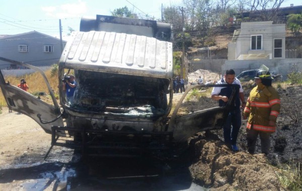 Incendian otro camión repartidor de lácteos en Tegucigalpa